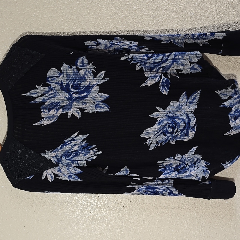Lucky Brand Half Button Down Floral Print Top - Picture 7 of 7
